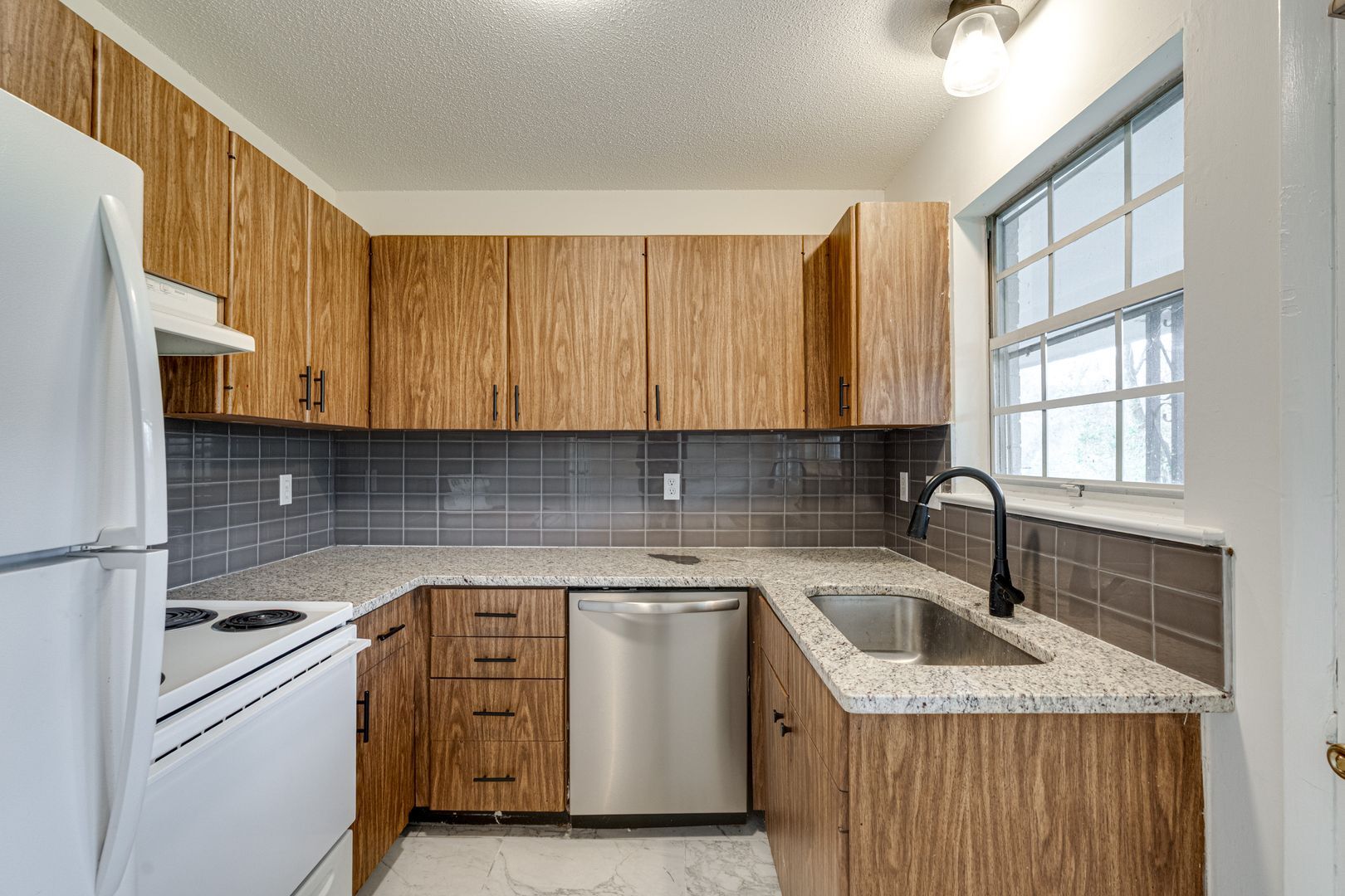 Building Photo - 2845 Dayton Blvd