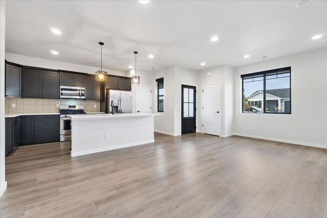 Building Photo - Single-Level Serenity: Your 3 Bedroom, 2 Bath Dream Home Awaits