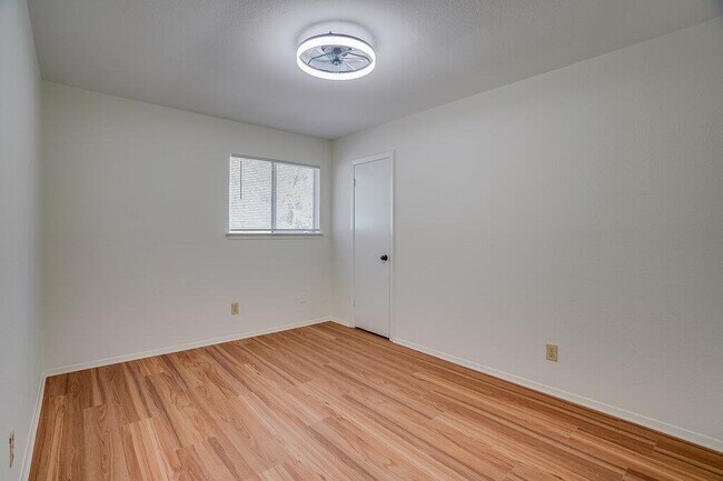 Building Photo - 12011 Cabana Ln