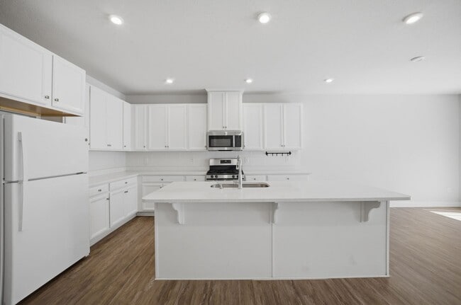 Building Photo - Chesapeake-Townhouse-Cardinal Meadows-3BR-2.5BA-1 Car Garage