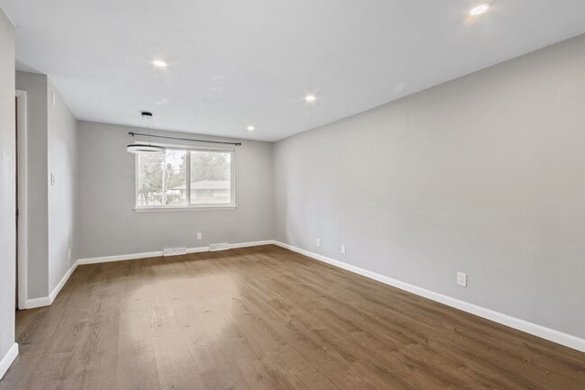 Building Photo - 1119 Winona Dr