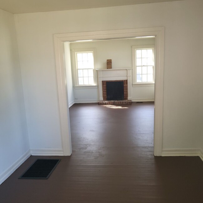 Building Photo - 120 Hillcrest Dr