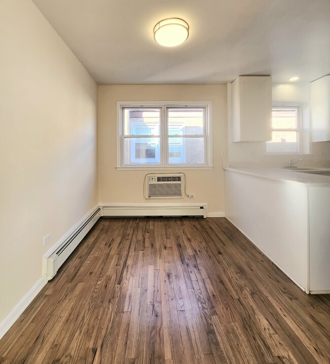 Building Photo - 4916 N Harlem Ave