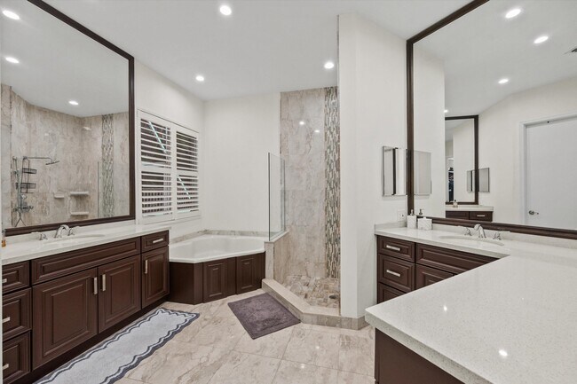 Building Photo - 10891 Fairmont Village Dr