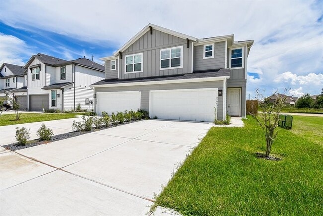Building Photo - 27943 Western Crk Ct