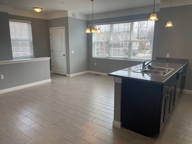 Building Photo - 3-Bedroom, 2-Baths, 1350 SF condo-style apartment, Upper Unit in Shelby Township.