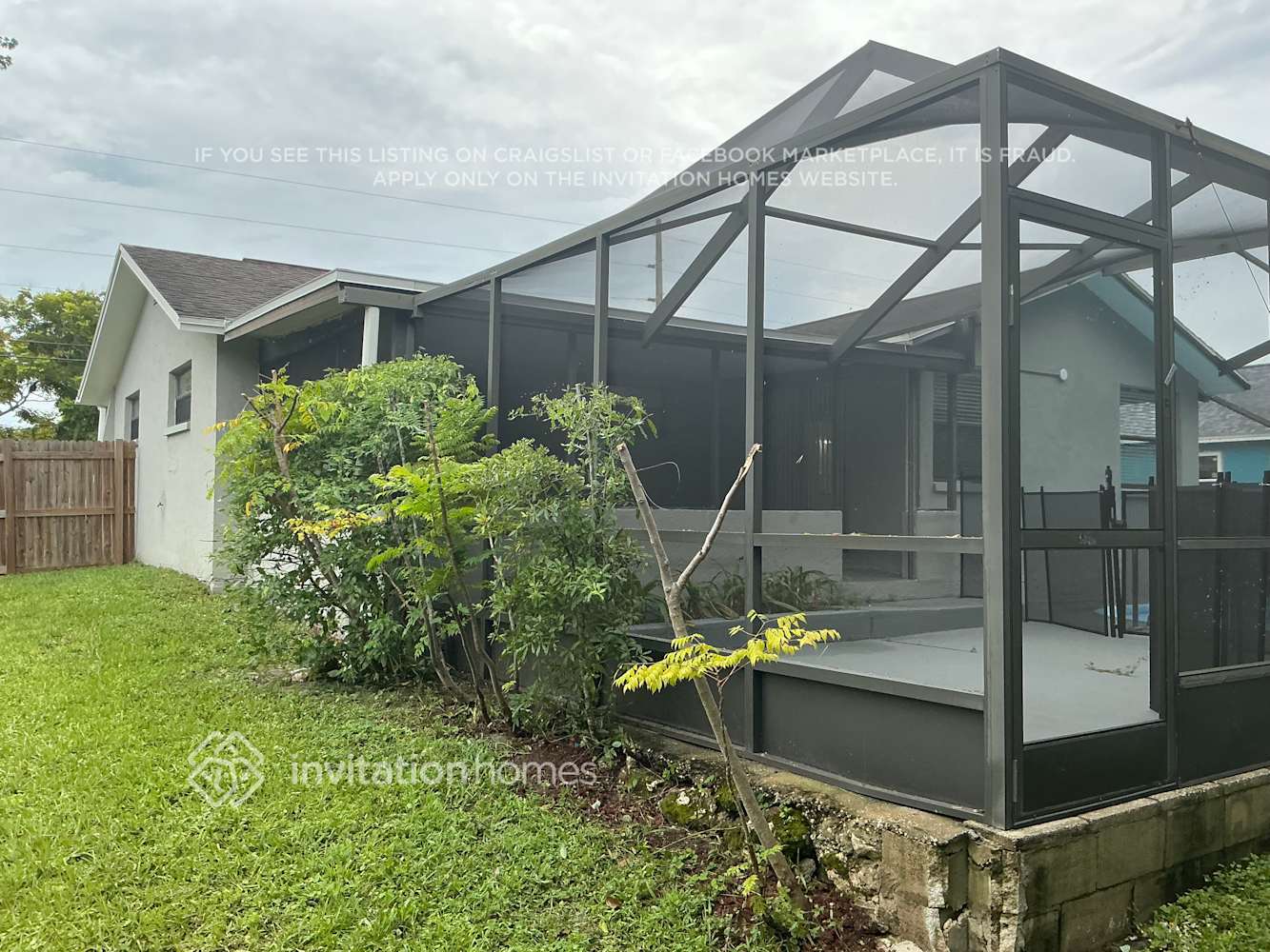 Building Photo - 16033 Villa Dr