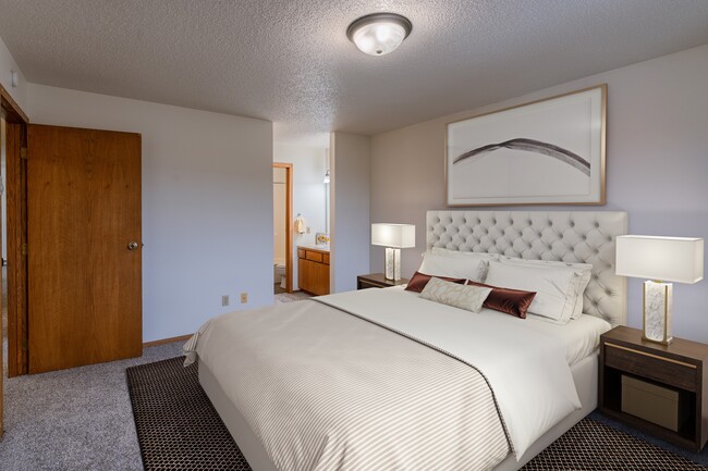 Fargo, ND Crescent Park Apartments | Bedroom - Crescent Park