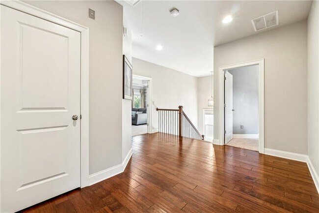 Building Photo - 3414 Bryerstone Cir SE