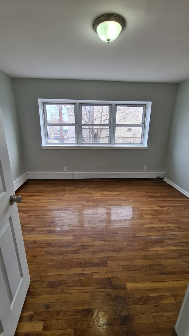 76 Grafton Ave B10 - 77 Grafton Ave