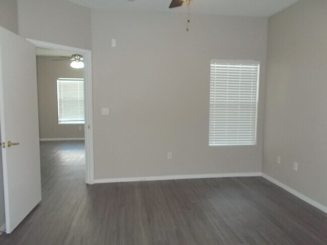 Building Photo - Bright Ground-Floor Condo in Gated Traverse Point with Pool & Spa Amenities