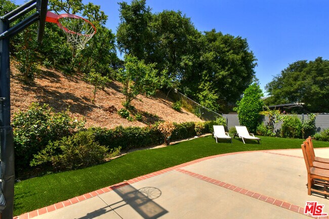 Building Photo - 3421 Castlewoods Pl