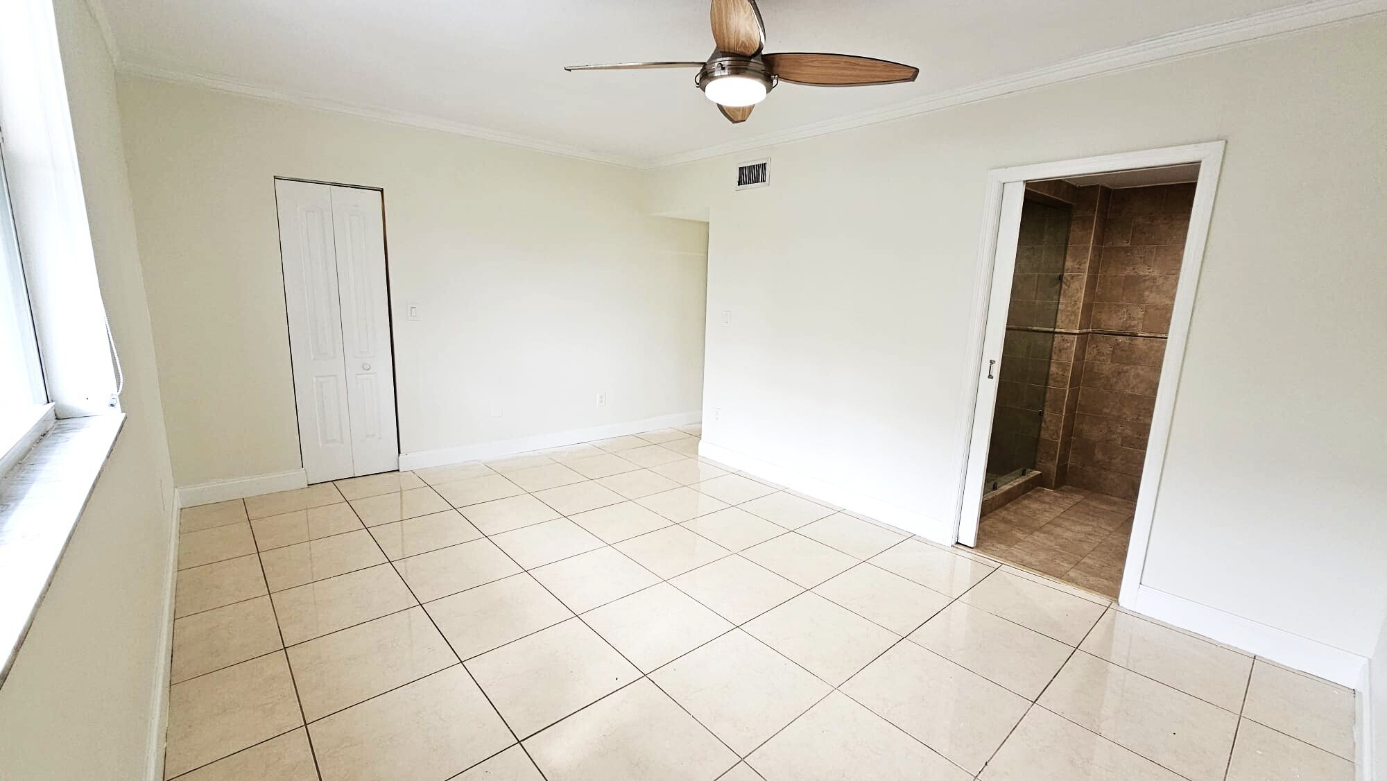 Building Photo - 3745 NE 171st St