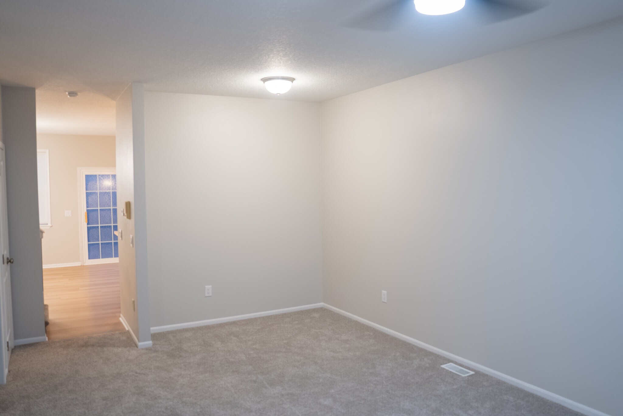 Building Photo - 928 NE Kamies Ln