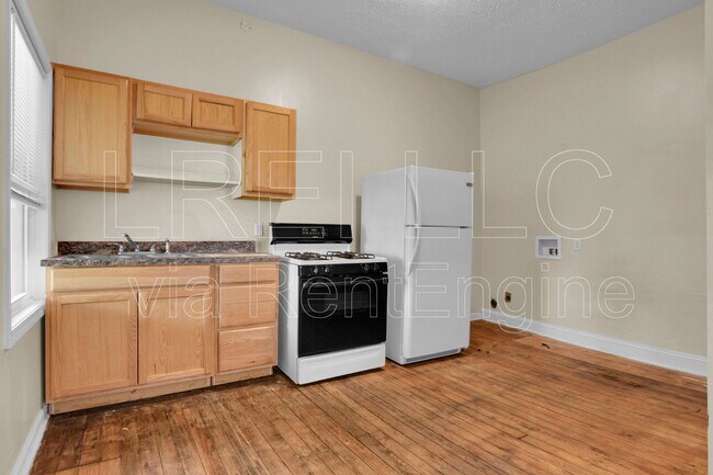 Building Photo - 411 N 20th St