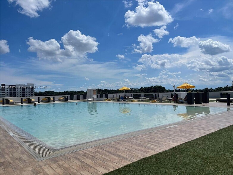 Building Photo - 5252 NW 85th Ave