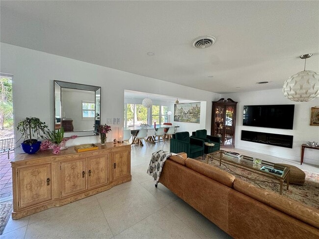 Building Photo - 7372 Melaleuca Way