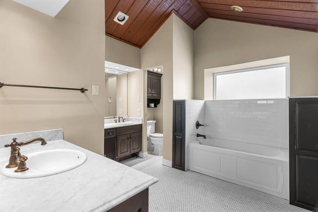 Building Photo - 228 Canyon Valley Dr