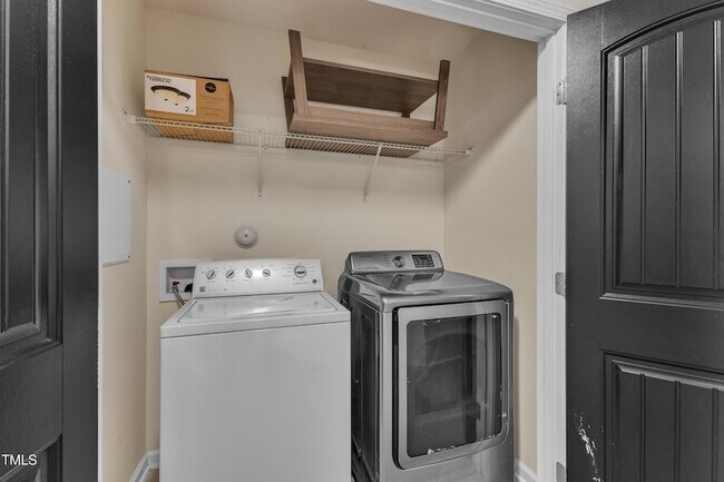 Building Photo - 211 Westgrove Ct