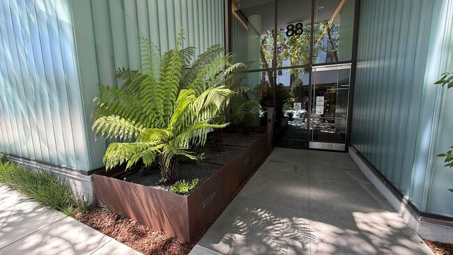 Building Photo - Epic REA: Fantastic Potrero Hill Modern 1 BR, 1 BA Condo