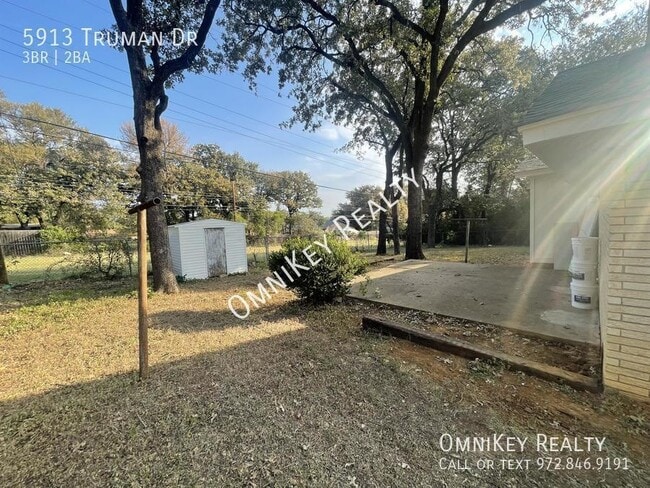 Building Photo - 5913 Truman Dr