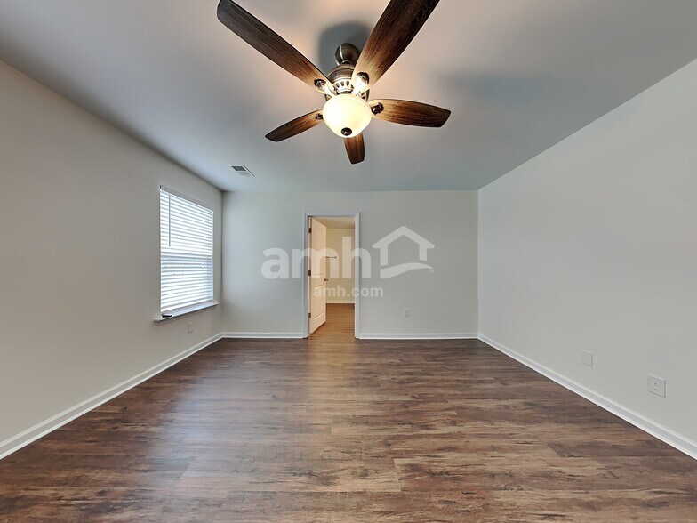 Building Photo - 7 Gardenia Dr