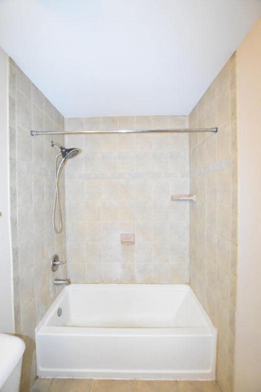 Building Photo - 24 Waterbury Cir