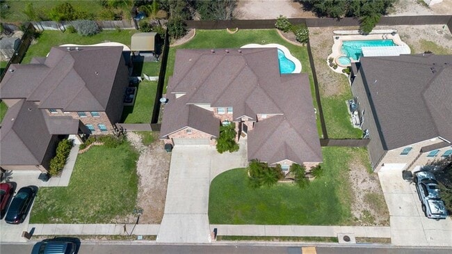 Building Photo - 30 Nicole Dr