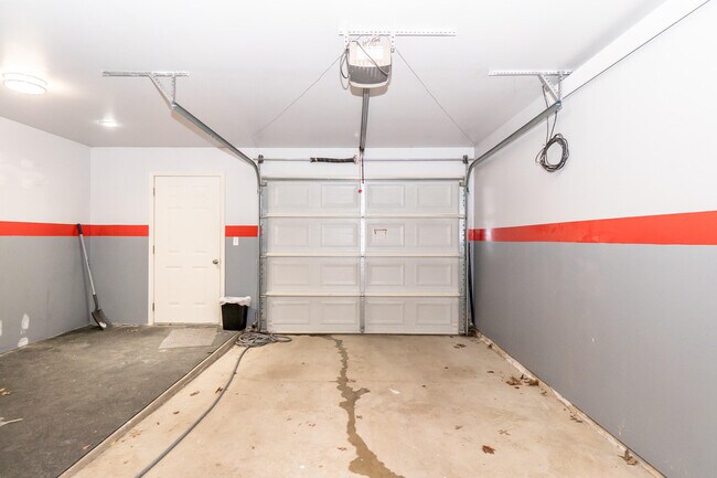 Building Photo - 6225 Brant Ln