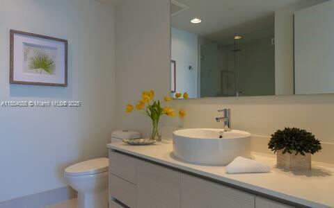 Building Photo - 2600 E Hallandale Beach Blvd
