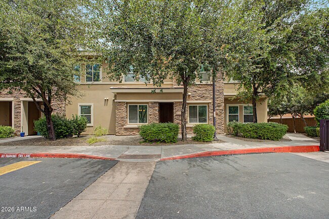Building Photo - 5550 N 16th St