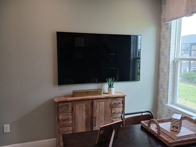 Building Photo - Here is your chance to live in Model Home!...