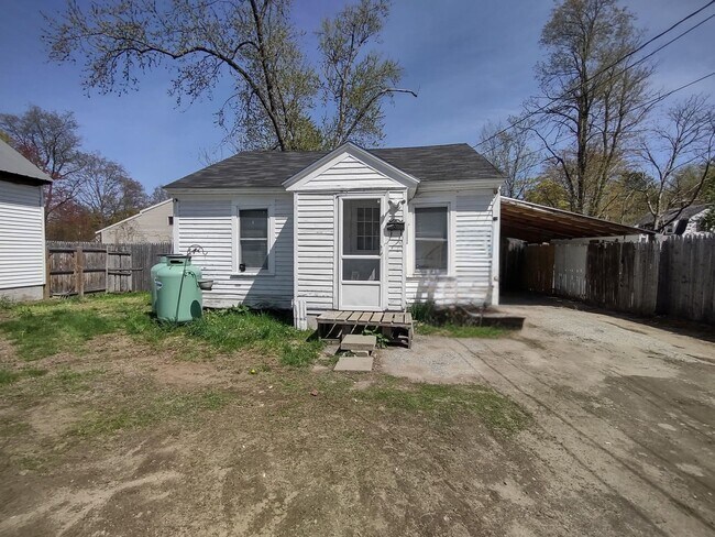 Primary Photo - 10.5 Palmer St