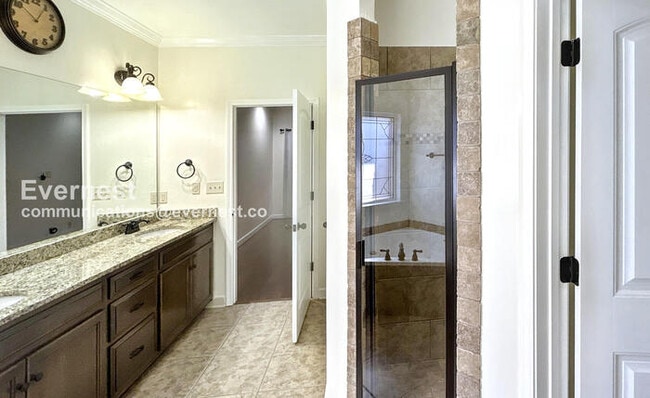 Building Photo - 281 Chapel Hill Trail