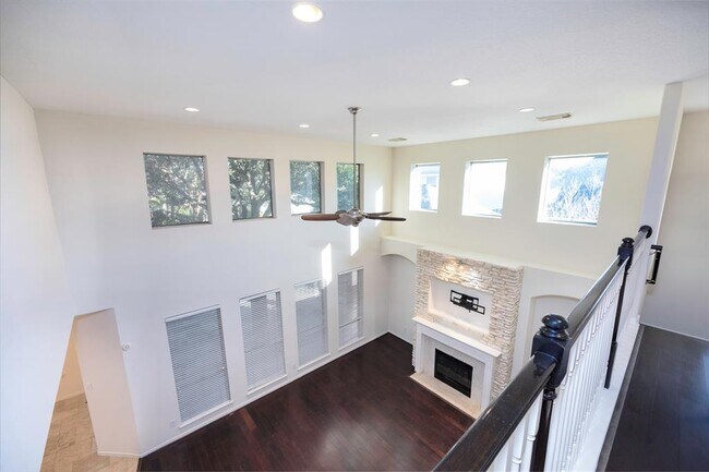 Building Photo - 2327 Centerbrook Ln