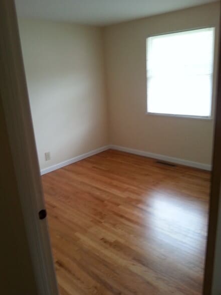 Front 2nd floor Bedroom - 224 S Sage Cir