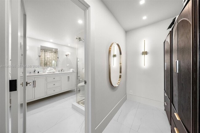 Building Photo - 4300 N Ocean Blvd