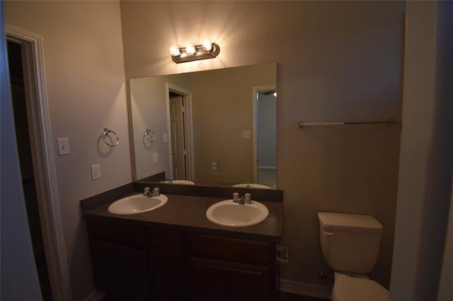 Building Photo - 1110 Story Book Ln