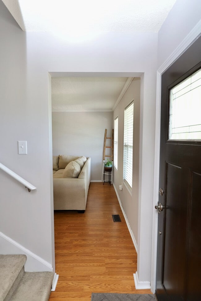 Building Photo - 1910 Lybrand St