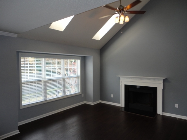 Building Photo - 125 Medford Cir