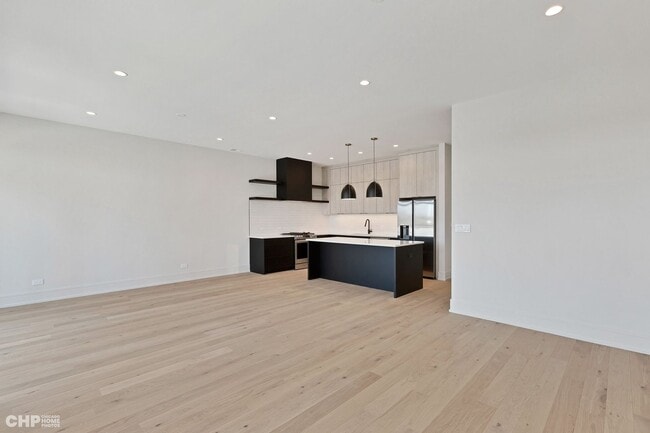 Building Photo - 4414 N Kedzie Ave