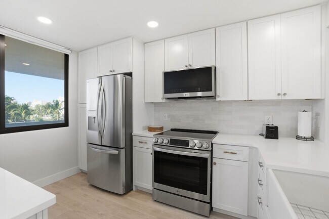 Building Photo - 4253 Bay Beach Ln