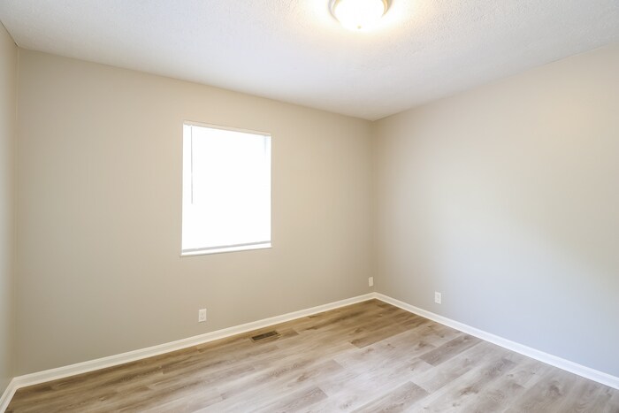 Building Photo - 7561 Tanglewood Ln