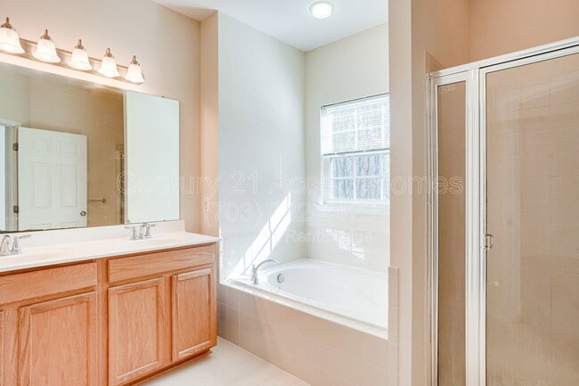 Building Photo - 23515 Forest Haven Way