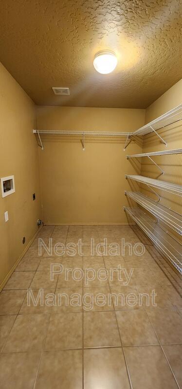 Building Photo - 164 E Linmar Dr