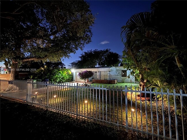 Building Photo - 151 NW 165th St