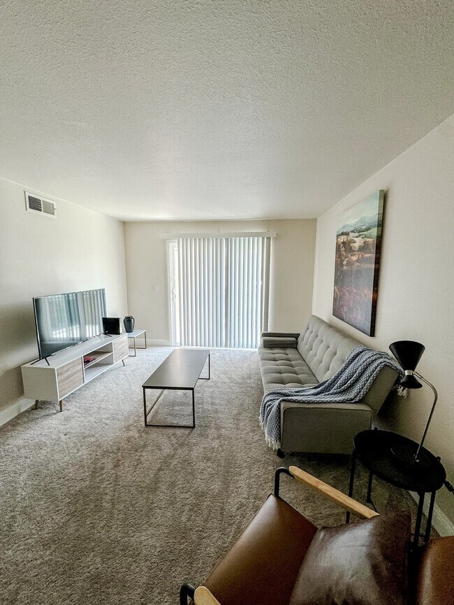 Building Photo - 12701 N Pennsylvania Ave