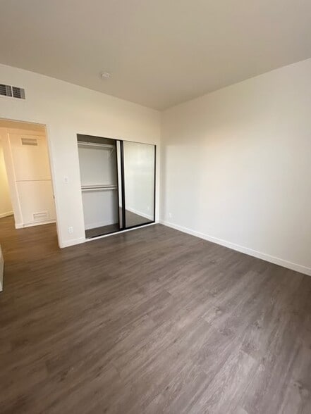 Building Photo - 4343 Whitsett Ave