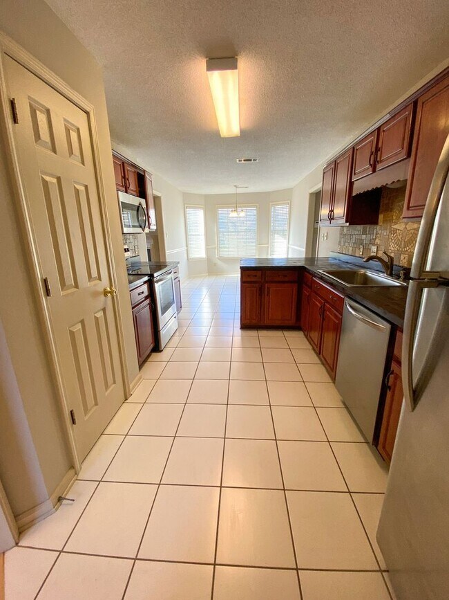 Building Photo - 8294 Floral Spring Dr