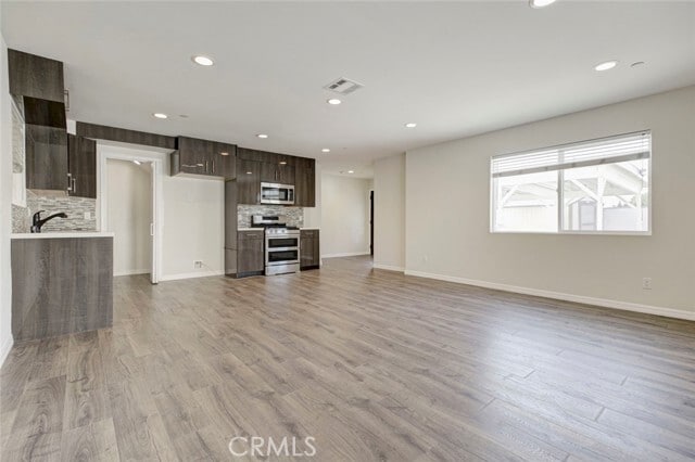 Building Photo - 13329 Strathern St